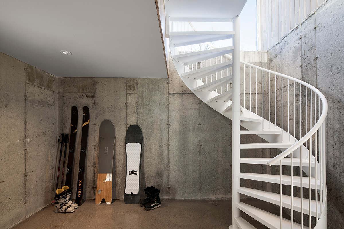 Residence Chez Léon by Quinzhee Architecture evokes the nostalgia of a 