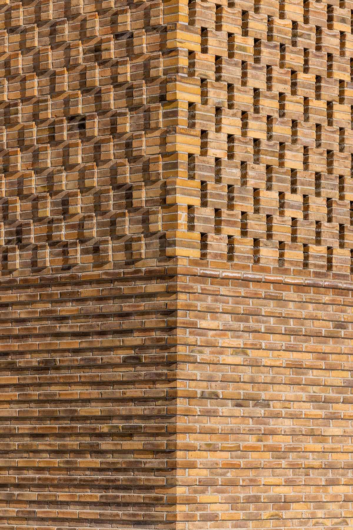 Kivinen Rusanen Architects built a substation featuring a patterned brick façade