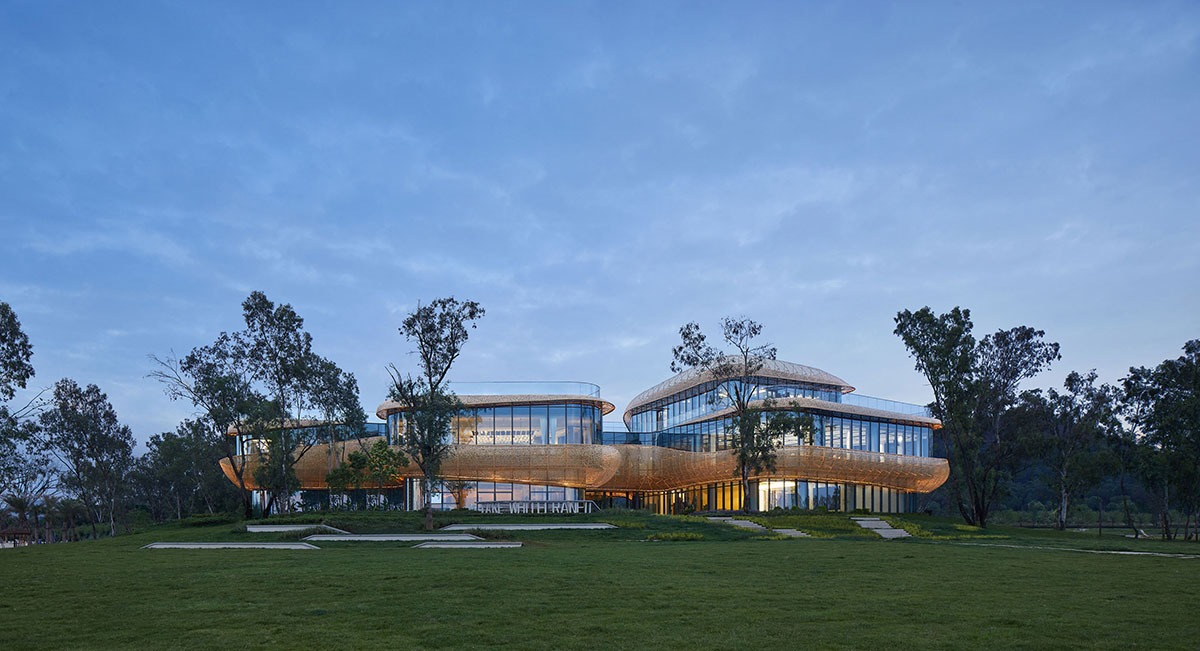 Archperience Design creates bamboo skin for visitor center that shines like a lantern in China 