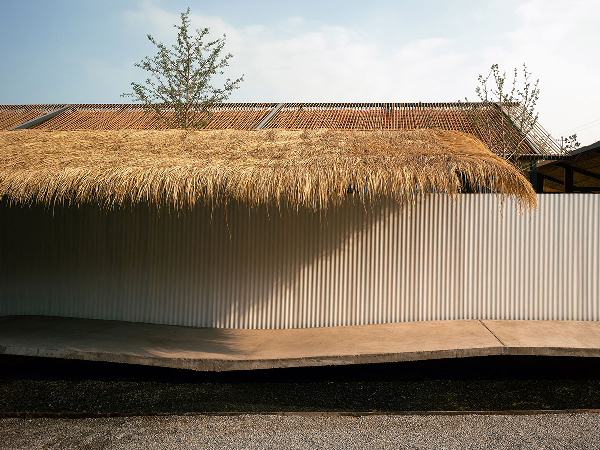 Domain Architects built boutique hotel with thatch roof and 60,000-metre hemp rope in rural Beijing