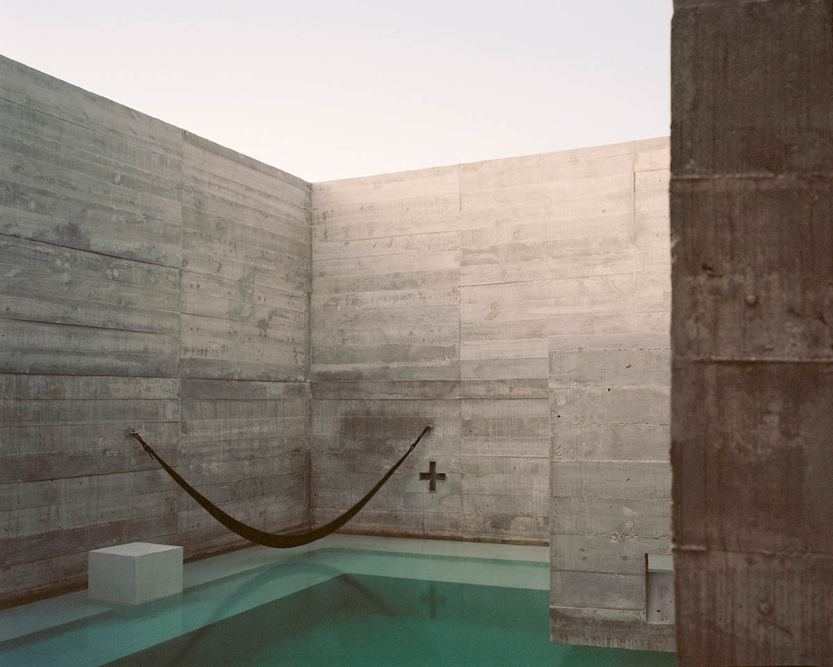 Ludwig Godefroy Architecture designs tropicalized Casa Mérida that references to Mayan antic culture
