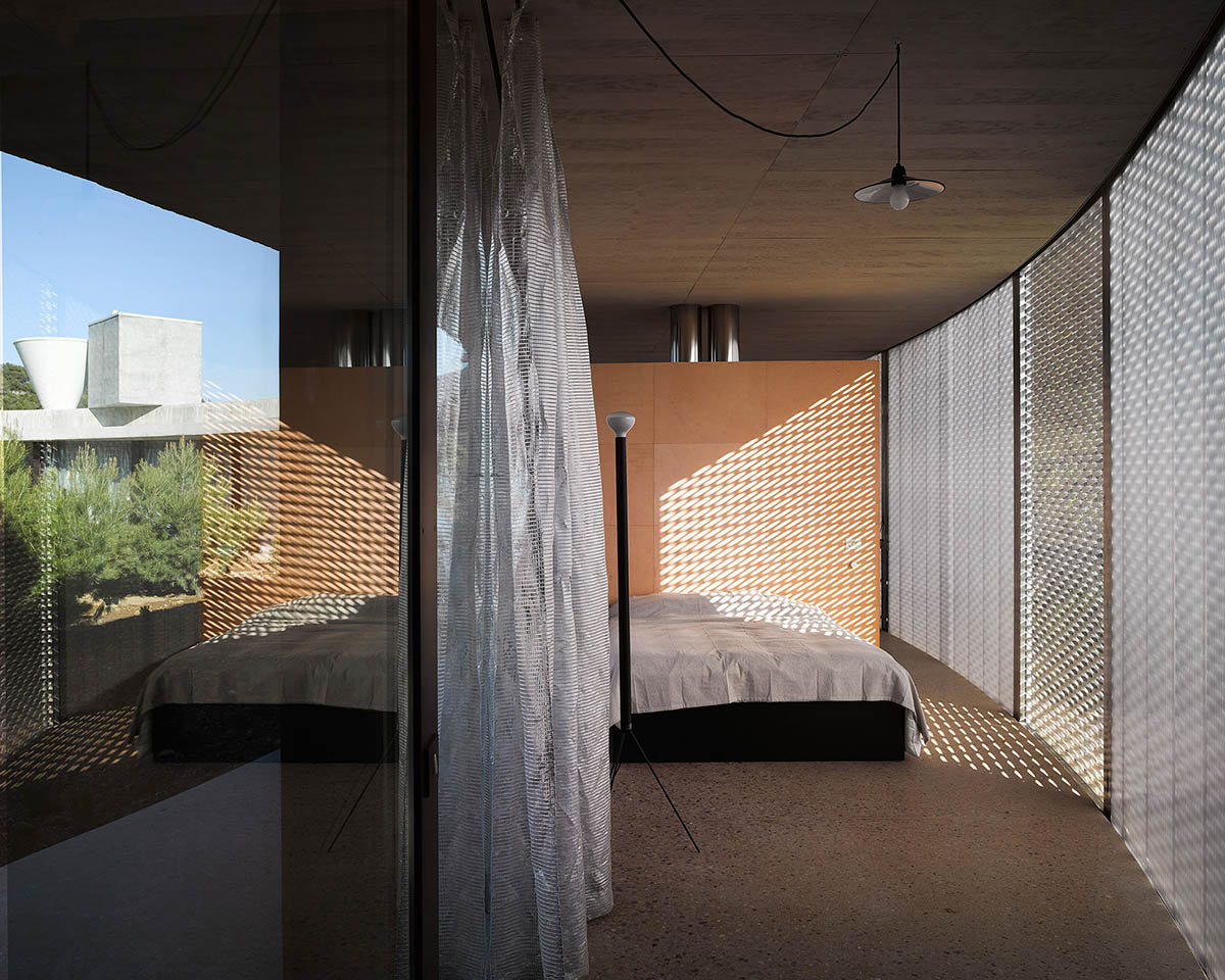 Office KGDVS’ Solo House presents a circular catwalk overlooking wilderness of Matarraña