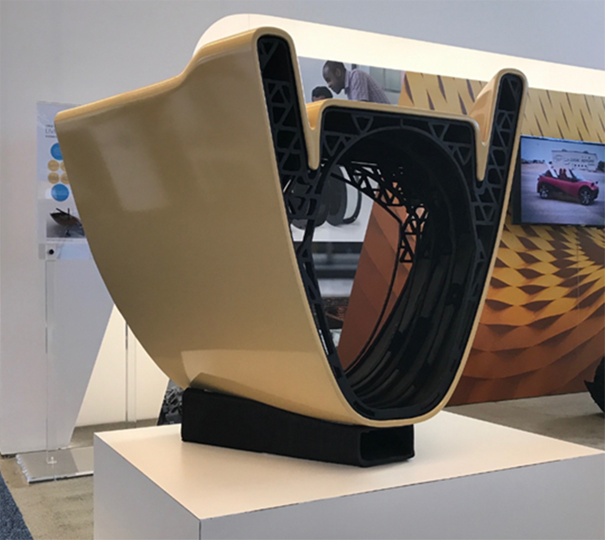 Max Moruzzi on “how 3d printing can make materials to speak”