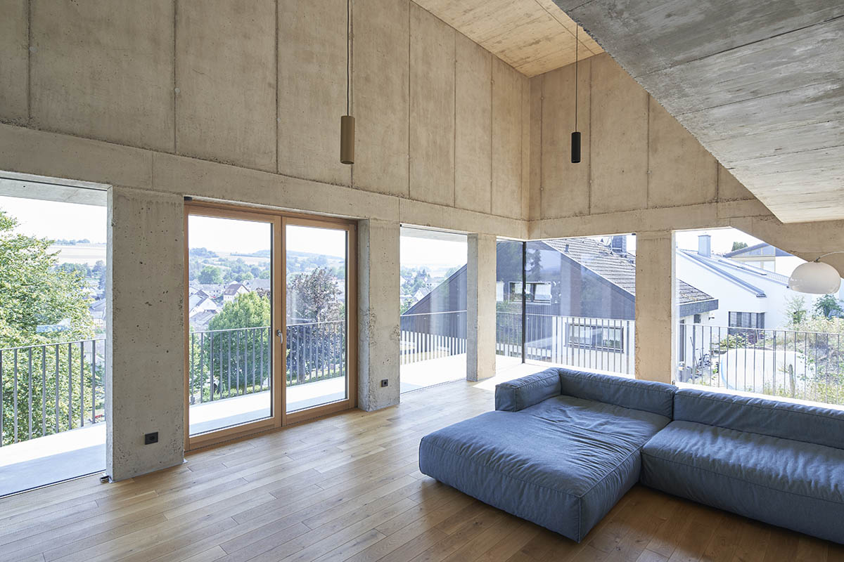 Studio Hertweck designs R&ouml;hrig House with continuous terrace towards the valley in Germany