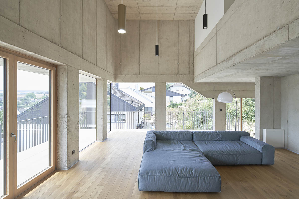 Studio Hertweck designs R&ouml;hrig House with continuous terrace towards the valley in Germany