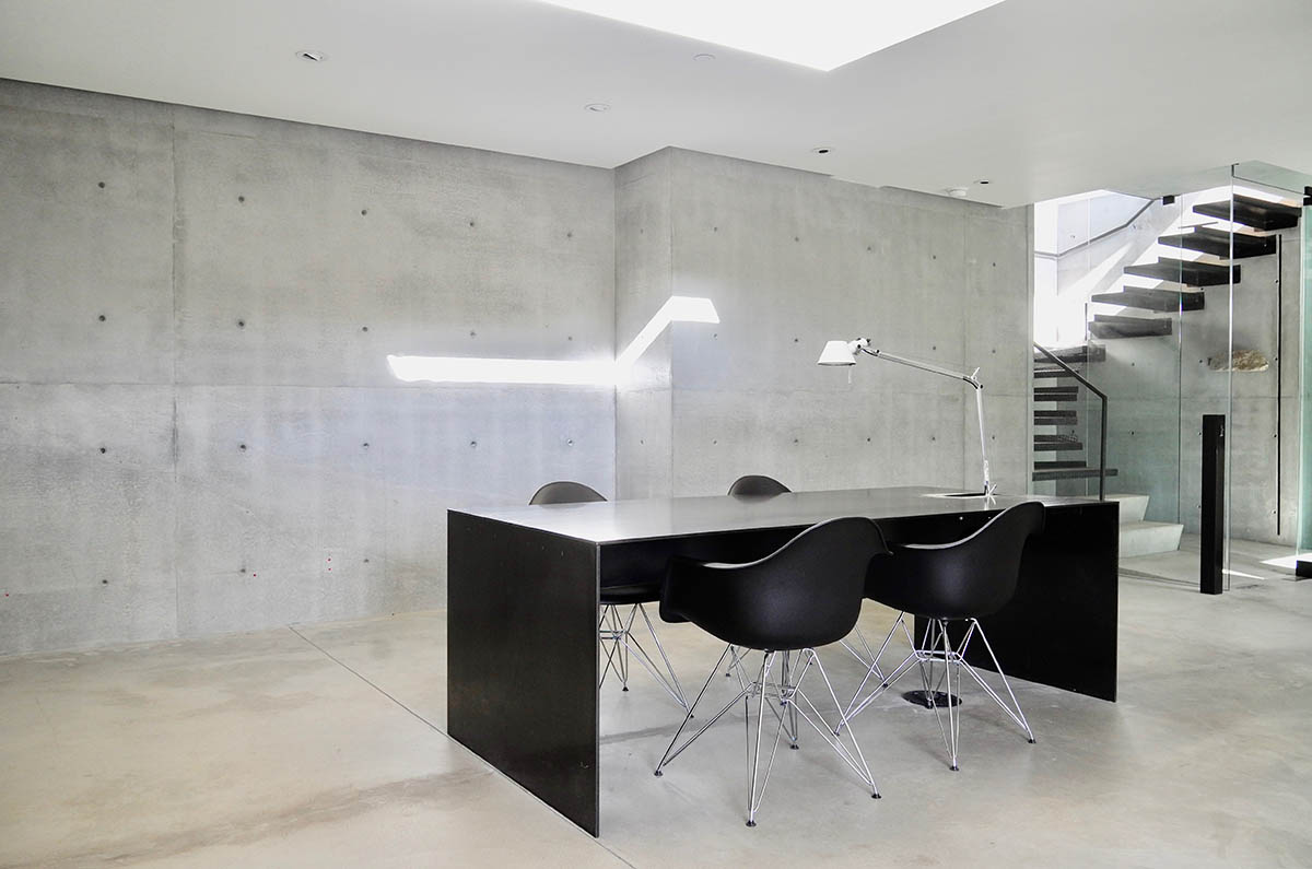 Heusch Inc. completes Oak Pass Residence addition raised on steel columns in Beverly Hills