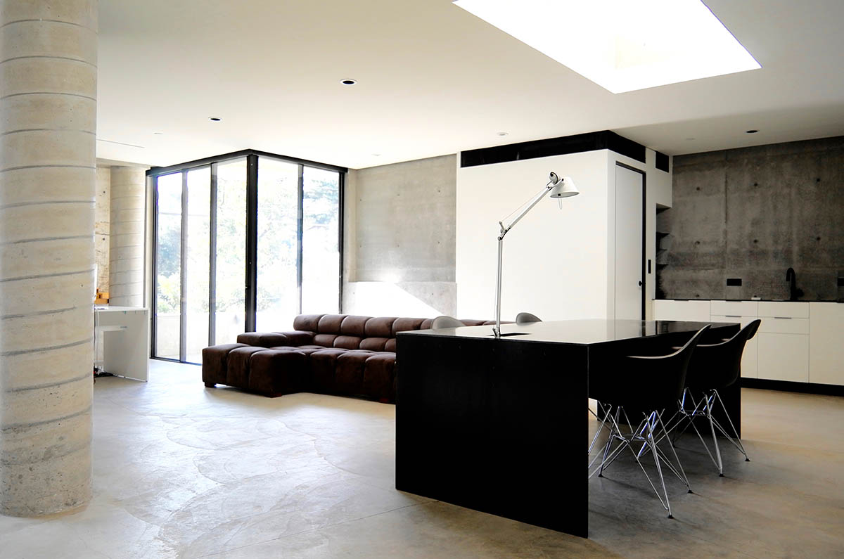 Heusch Inc. completes Oak Pass Residence addition raised on steel columns in Beverly Hills