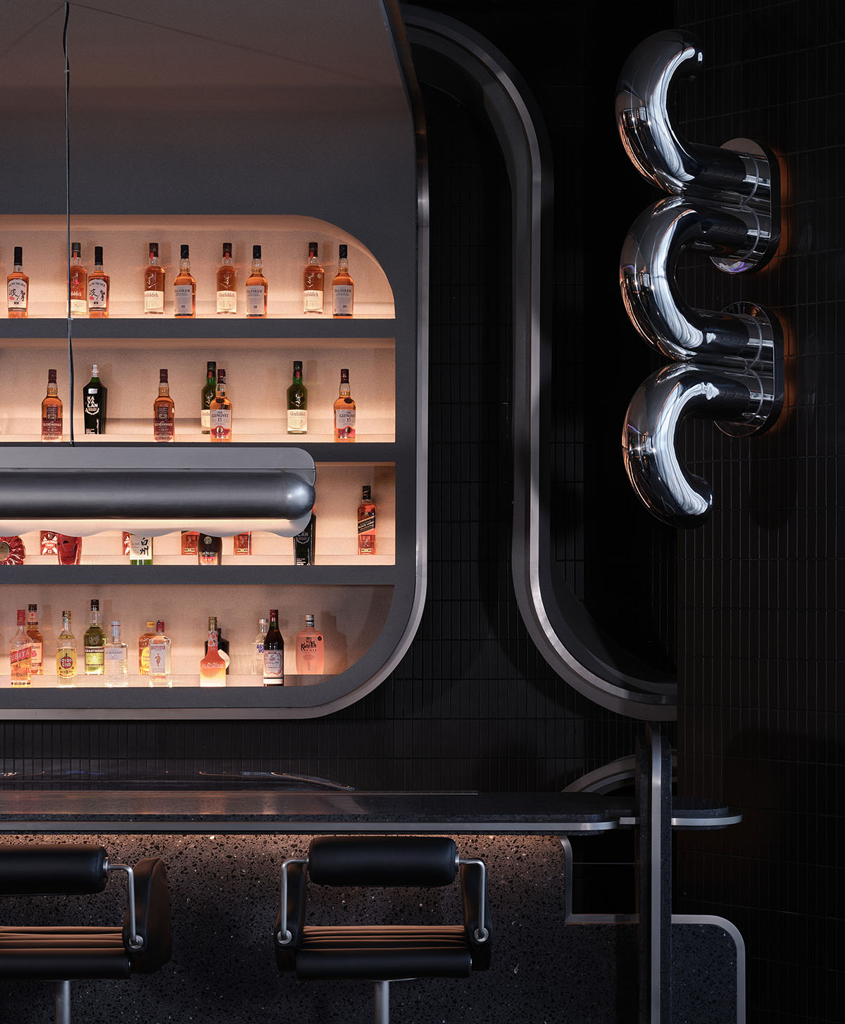 PIG Design sculpts restaurant building with diamond-shaped lines and retro effect in China