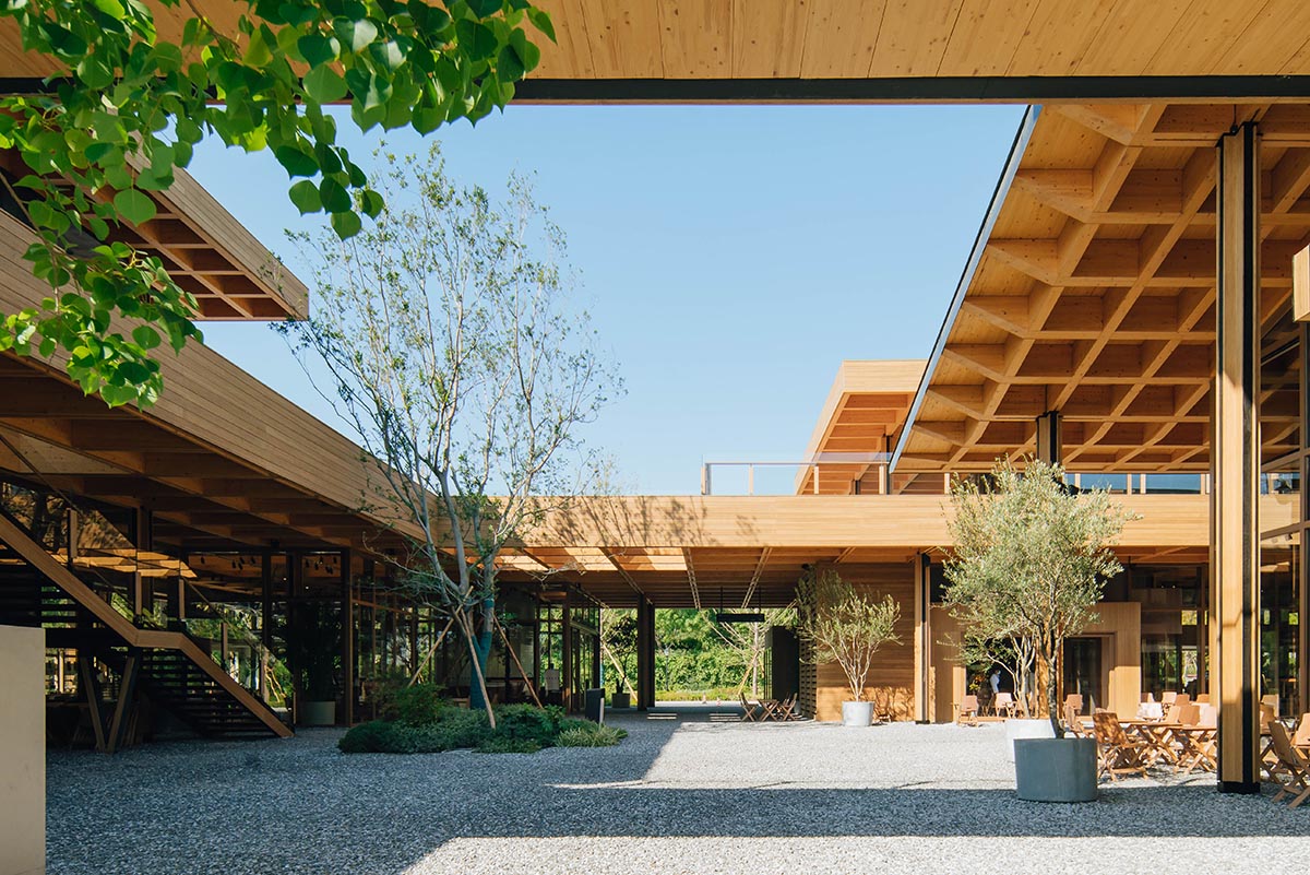 Community market by a9a rchitects features modular spaces from reusable wood in Henan
