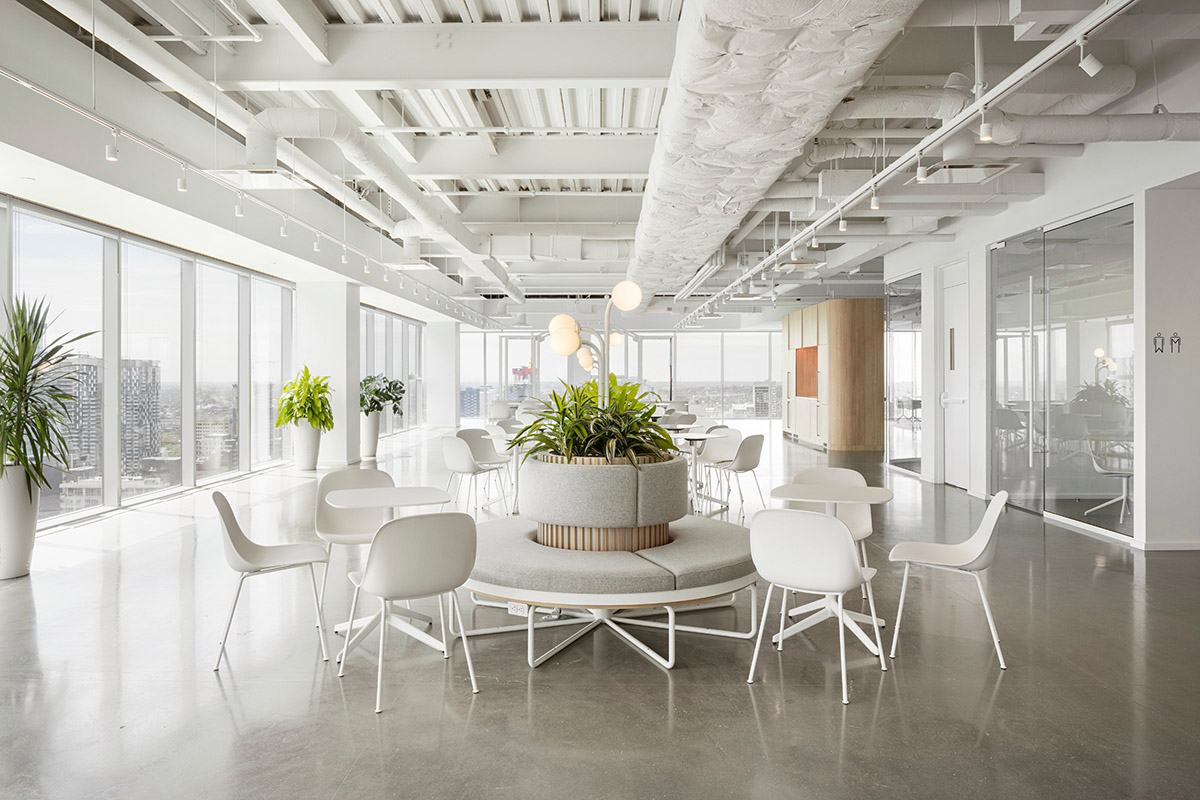 ISSADESIGN merges linear elements and curved working pods for interiors of Behavox in Montreal
