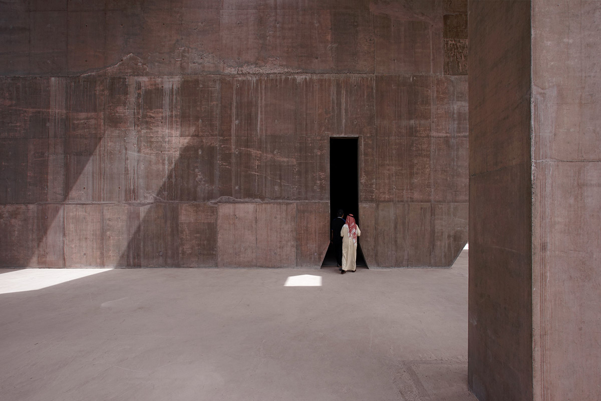 Valerio Olgiati designs monolithic entrance with forest of columns to Pearling Path in Bahrain