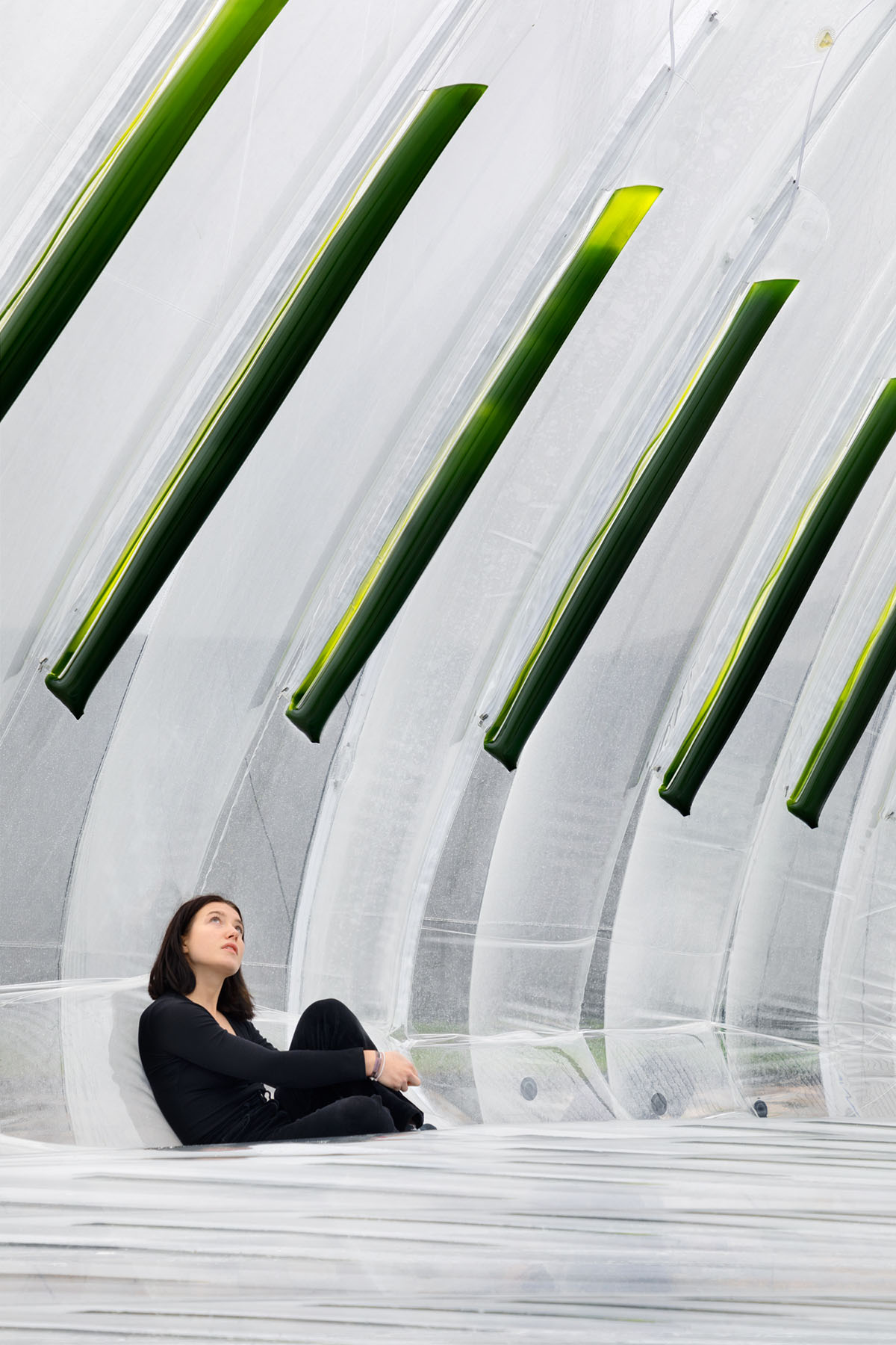 ecoLogicStudio installs air bubble air-purifying eco-machine at COP26 in Glasgow