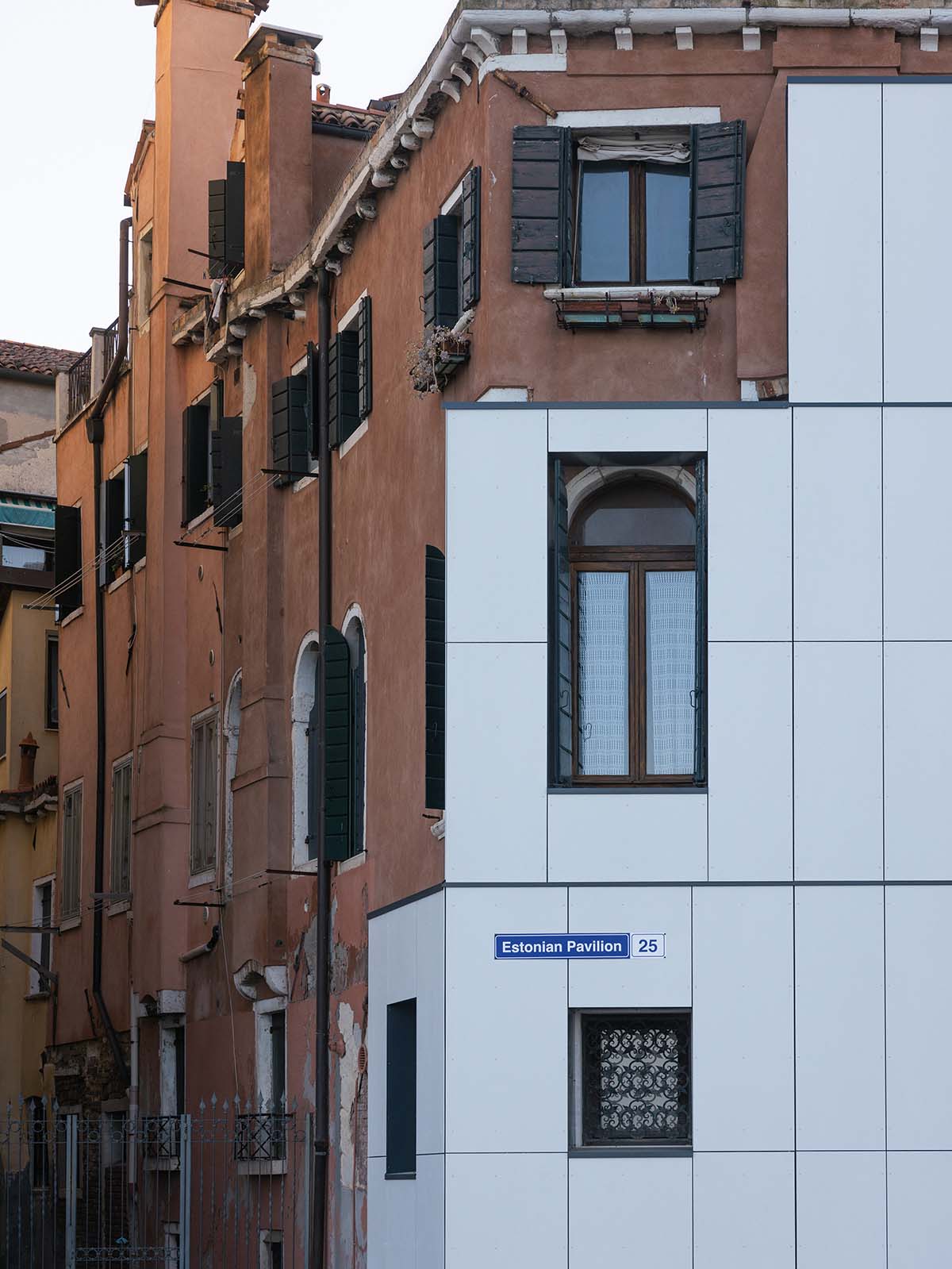 Redefining Renovations: Insulation and Quality in Mass Housing in the Estonian Pavilion 