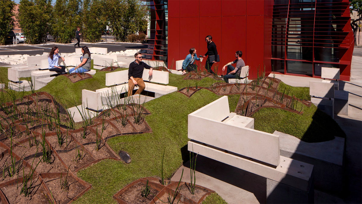 Eric Owen Moss completes Vespertine Restaurant with soft geometry and red fins in Culver City