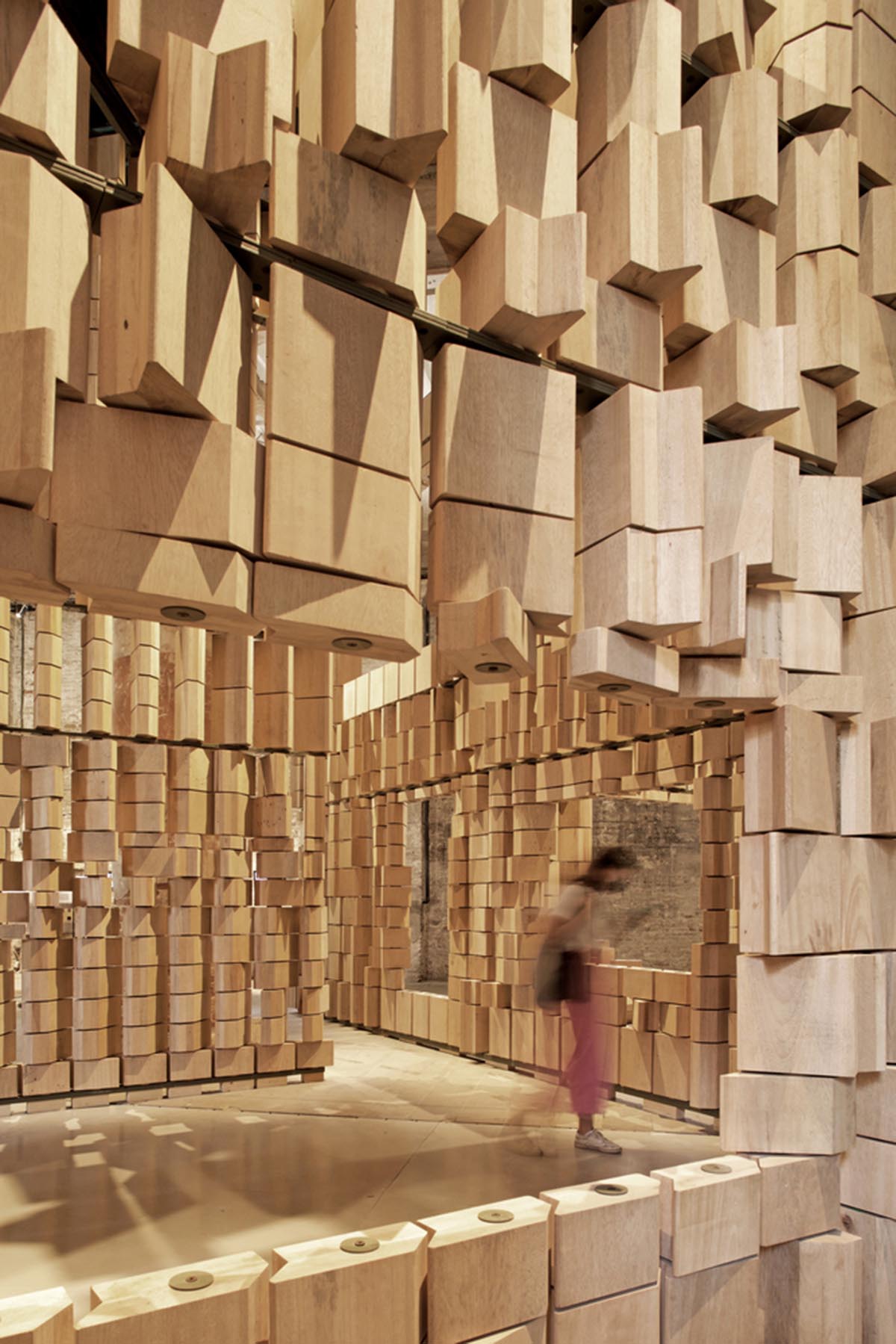 Intervowen explores interactions and transitions between households and environments in Venice