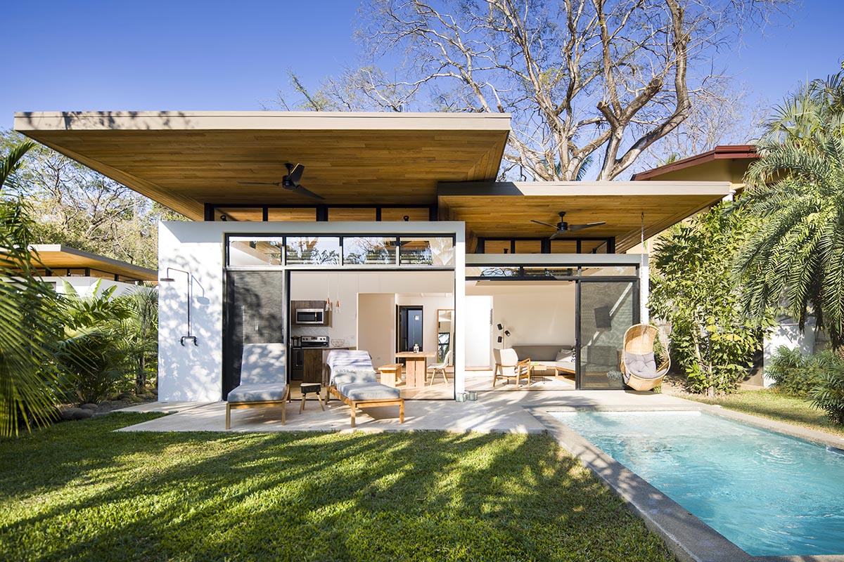 Studio Saxe’s new boutique hotel and yoga studio get lost in tropical landscape of Costa Rica