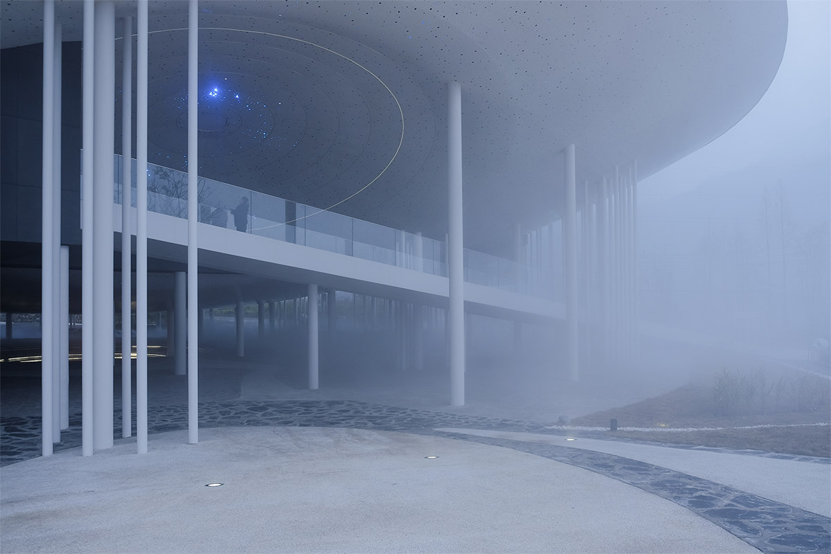 Archermit completes public building with bamboo forest and cloud-like elevated platforms in China