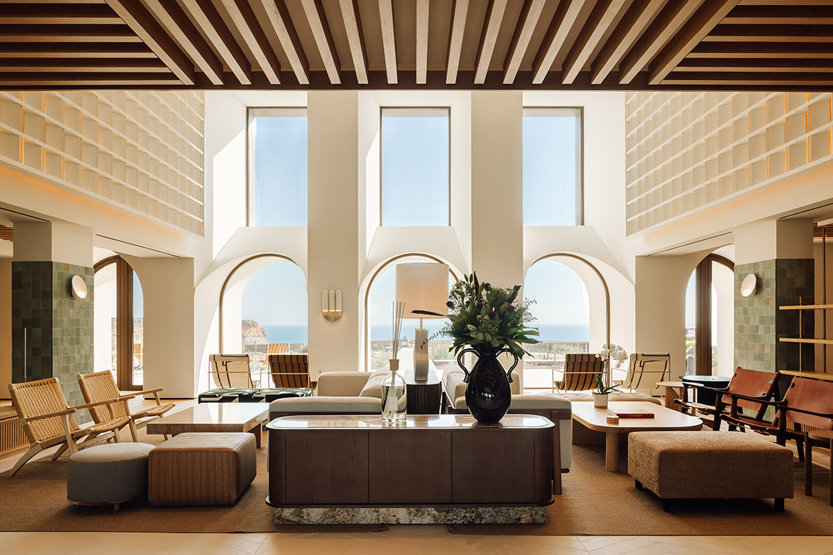 Pedra Silva Arquitectos renovates boutique hotel with articulated façade elements on a hilltop 
