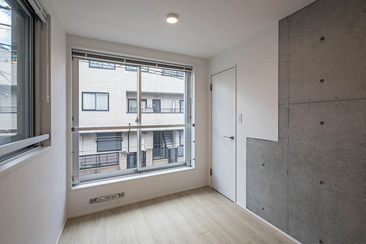 Ryuichi Sasaki Architecture built staircase-linked layered housing in Tokyo 