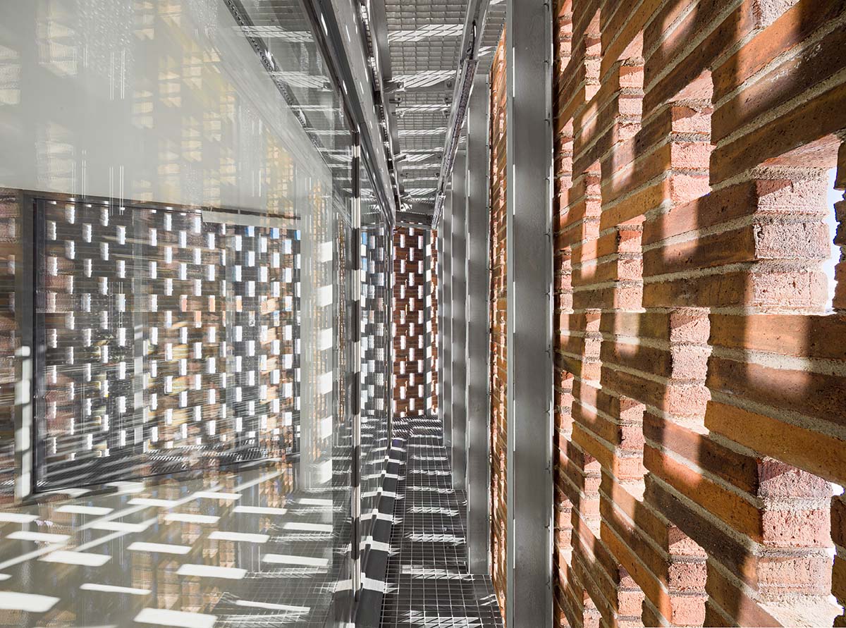 Kivinen Rusanen Architects built a substation featuring a patterned brick façade
