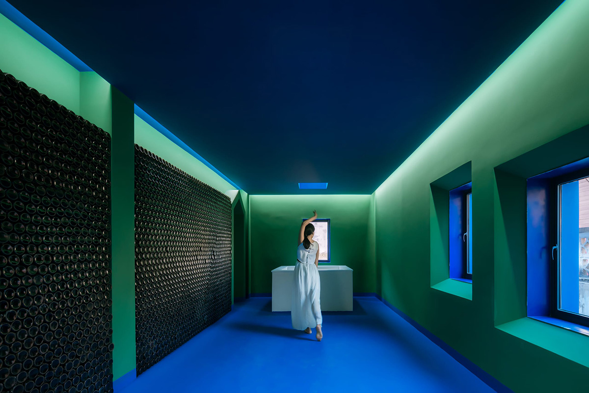 Wutopia Lab built fully pinky and blue houses to distill boundaries between men and women