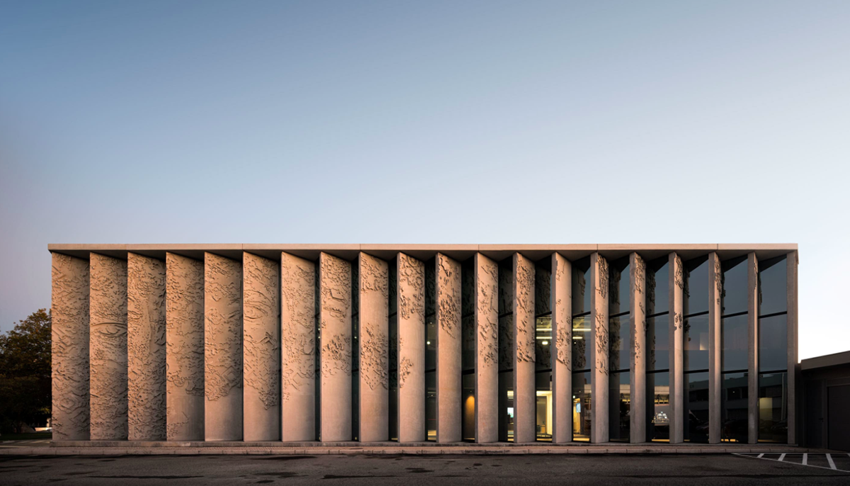 PROMONTORIO uses bas-relief for the zigzagged facade of GS1 Portugal ...