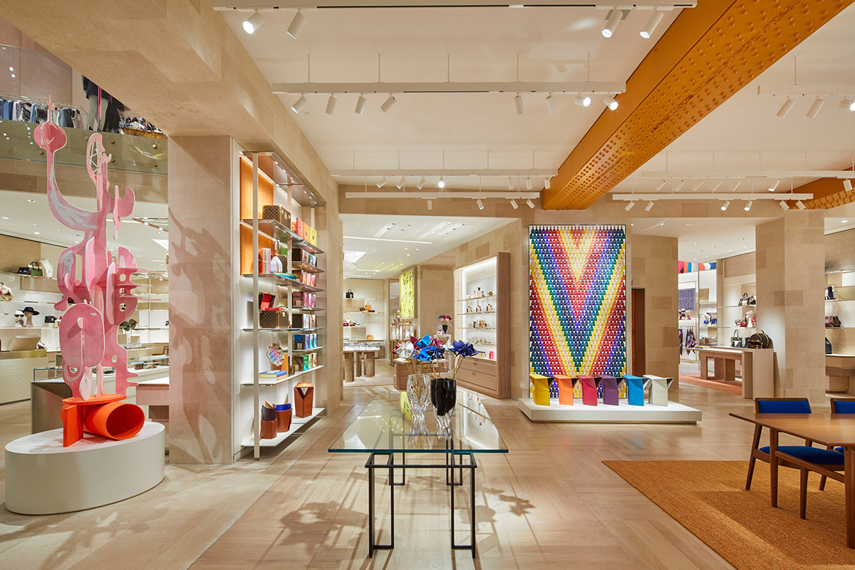Peter Marino renovates Louis Vuitton's London store with channelled and ...