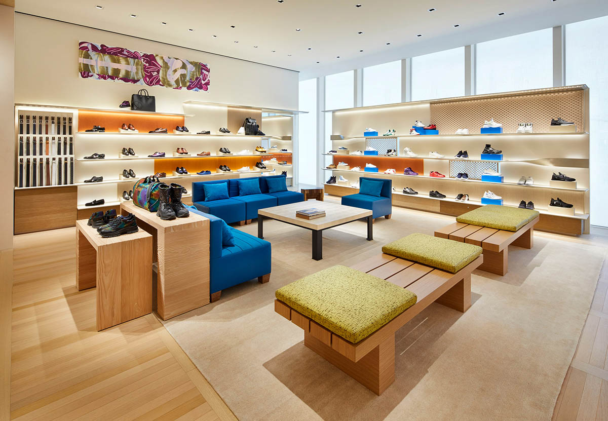 Louis Vuitton store renewal by Jun Aoki and Peter Marino, Hong Kong