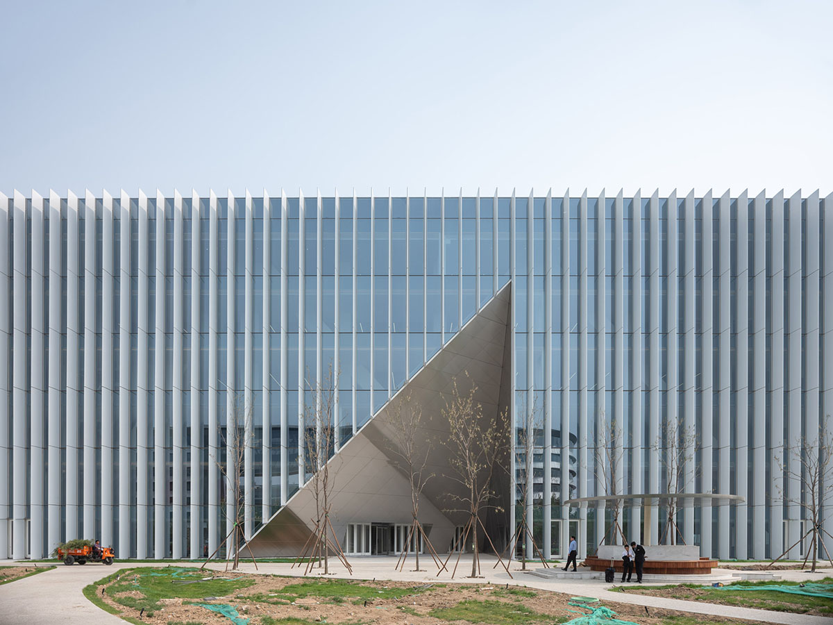OMA completes Tencent Beijing Headquarters with square-shaped floating volume in Beijing