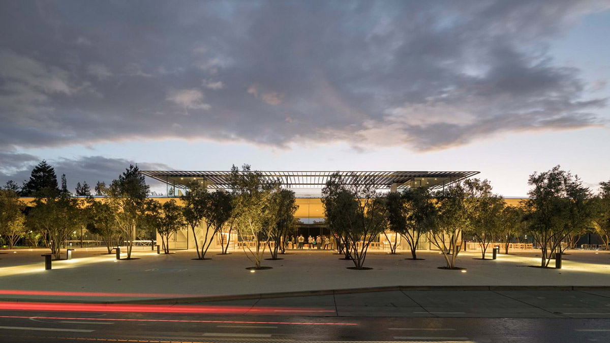 Apple Park's first Visitor Center by Foster + Partners opens to the public at Cupertino campus