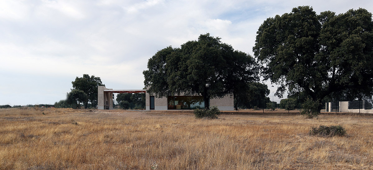 álvaro sánchez de miguel architects built weekend retreat responding new lifestyle trends