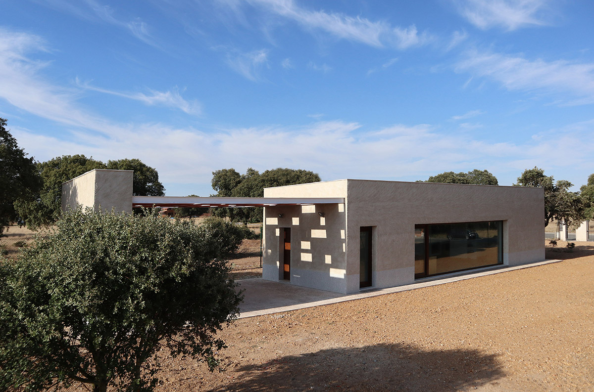álvaro sánchez de miguel architects built weekend retreat responding new lifestyle trends
