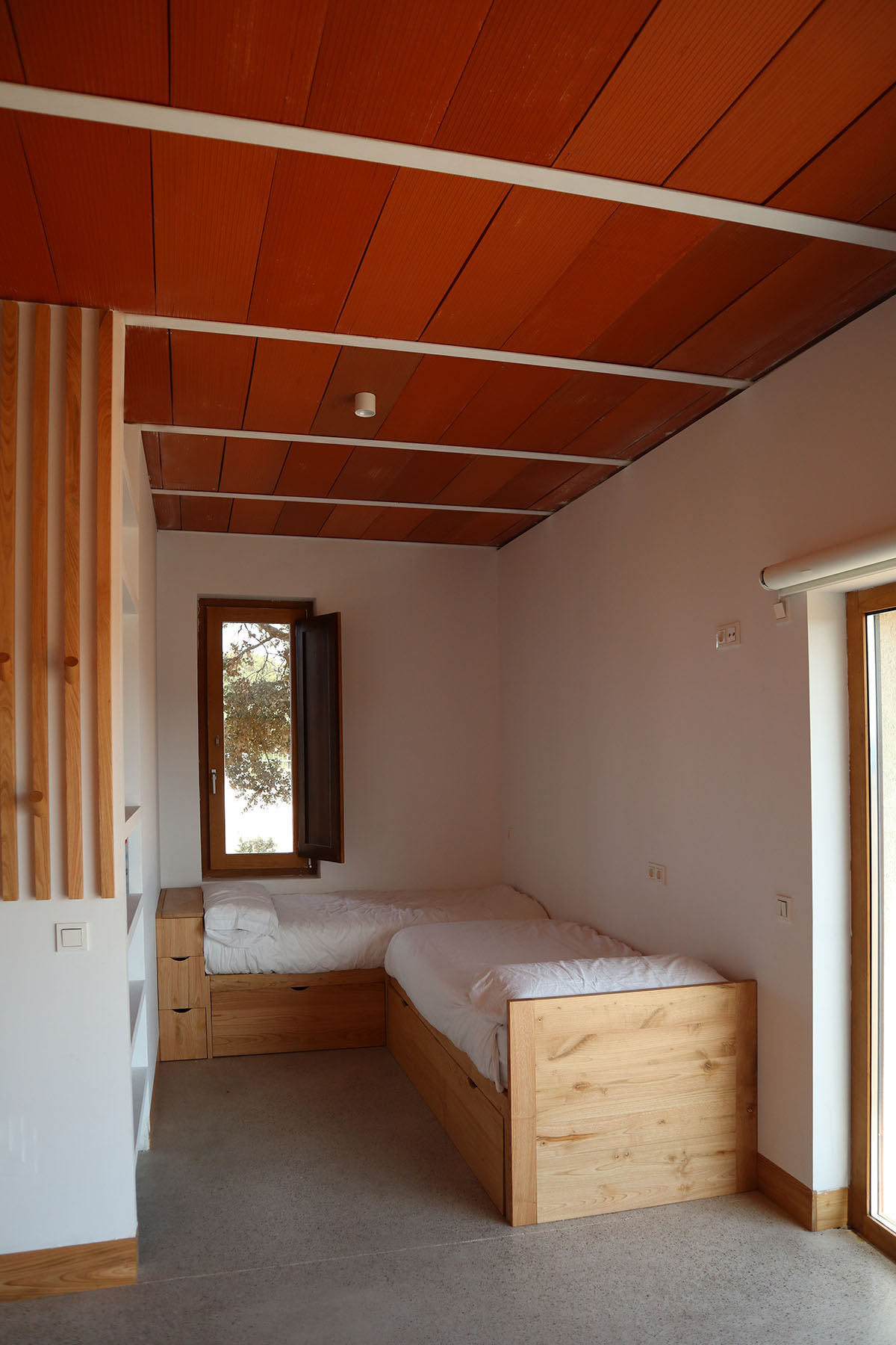 álvaro sánchez de miguel architects built weekend retreat responding new lifestyle trends