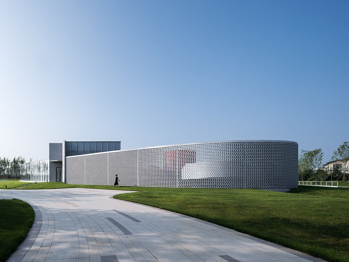 Circular, oval and square volumes form art museum designed by Wutopia Lab in China 