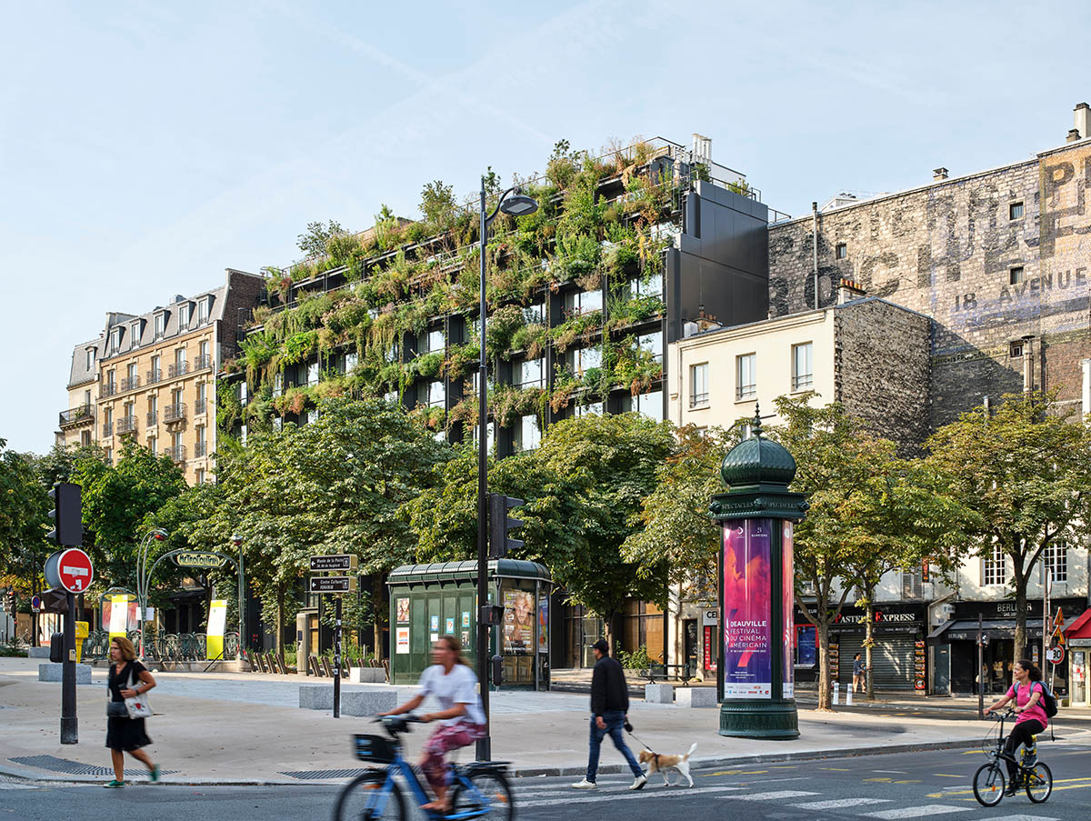 Triptyque Architecture и Филипп Старк спроектировали утопающий в зелени отель в Париже 
