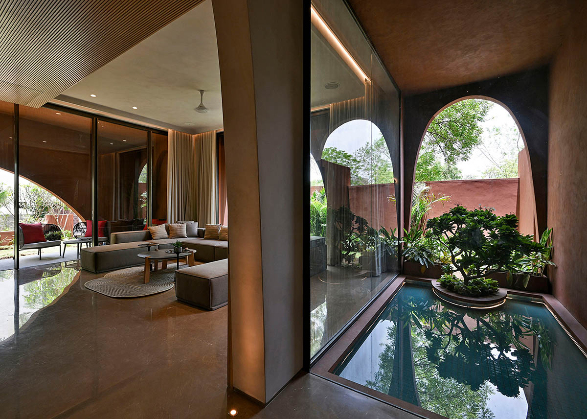 Sanjay Puri Architects лепит Mirai House с крутыми арками, чтобы соответствовать жаркому климату пустыни в Индии 