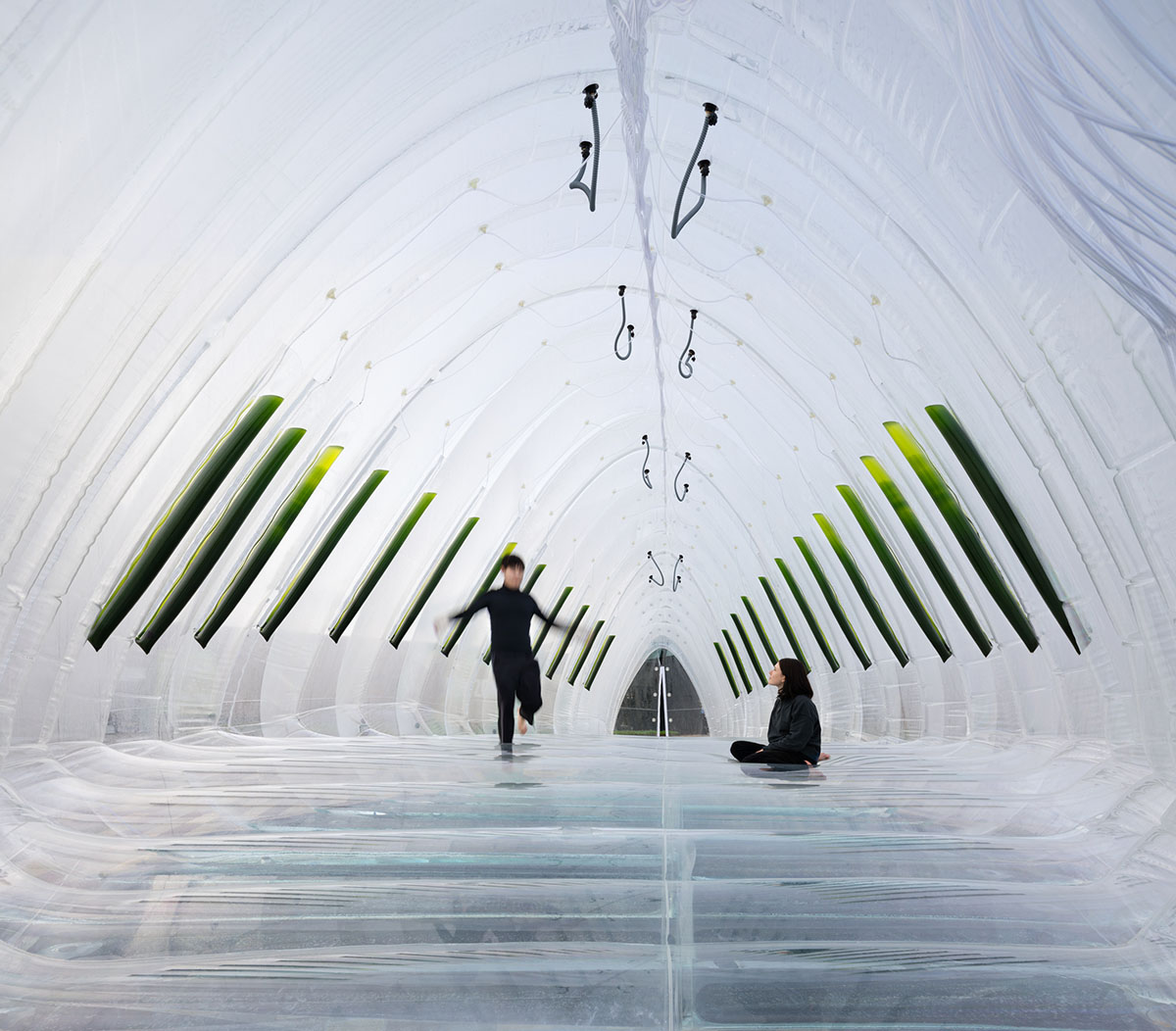 ecoLogicStudio installs air bubble air-purifying eco-machine at COP26 in Glasgow