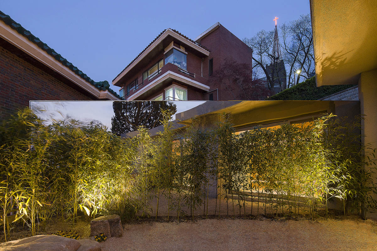 100A associates designs minimalist yoga center featuring pastel-toned color palette in South Korea