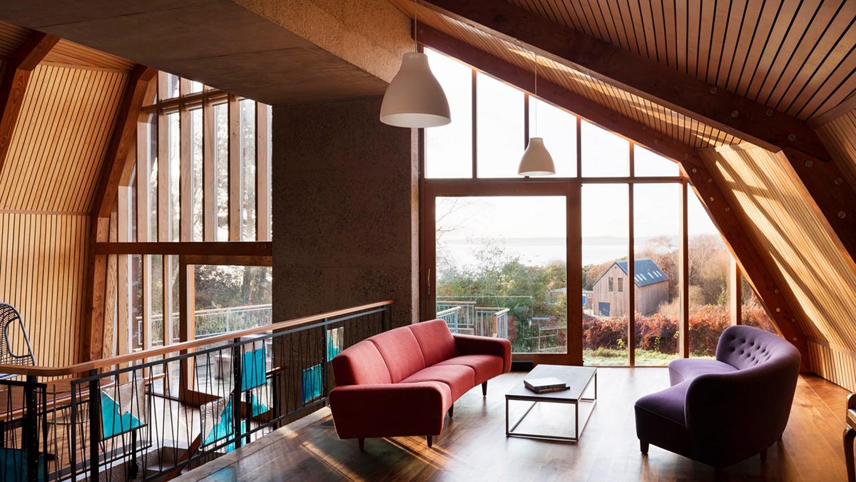 Mole Architects’ The Houseboat wins the 2017 Stephen Lawrence Prize for its 