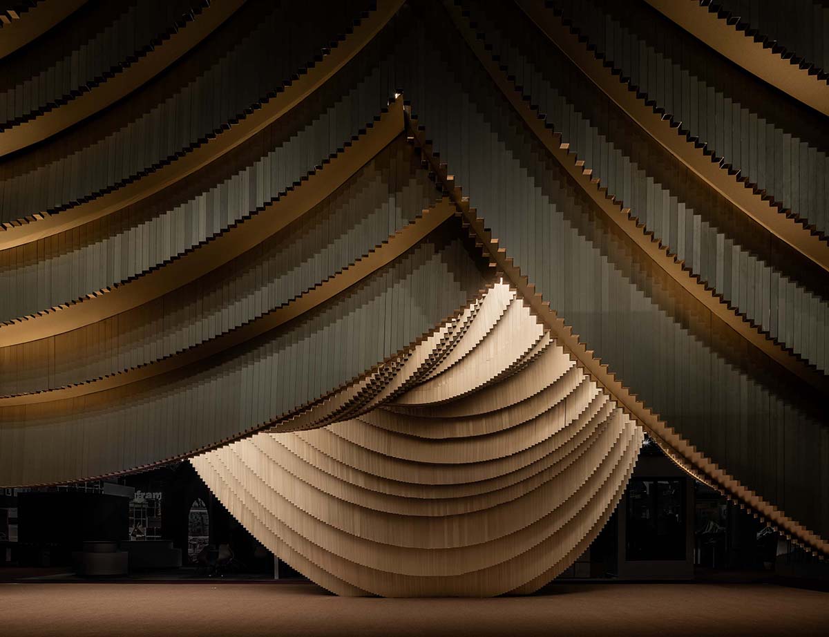 HAS design and research creates public ground interior from disc-like aluminum rods in Bangkok