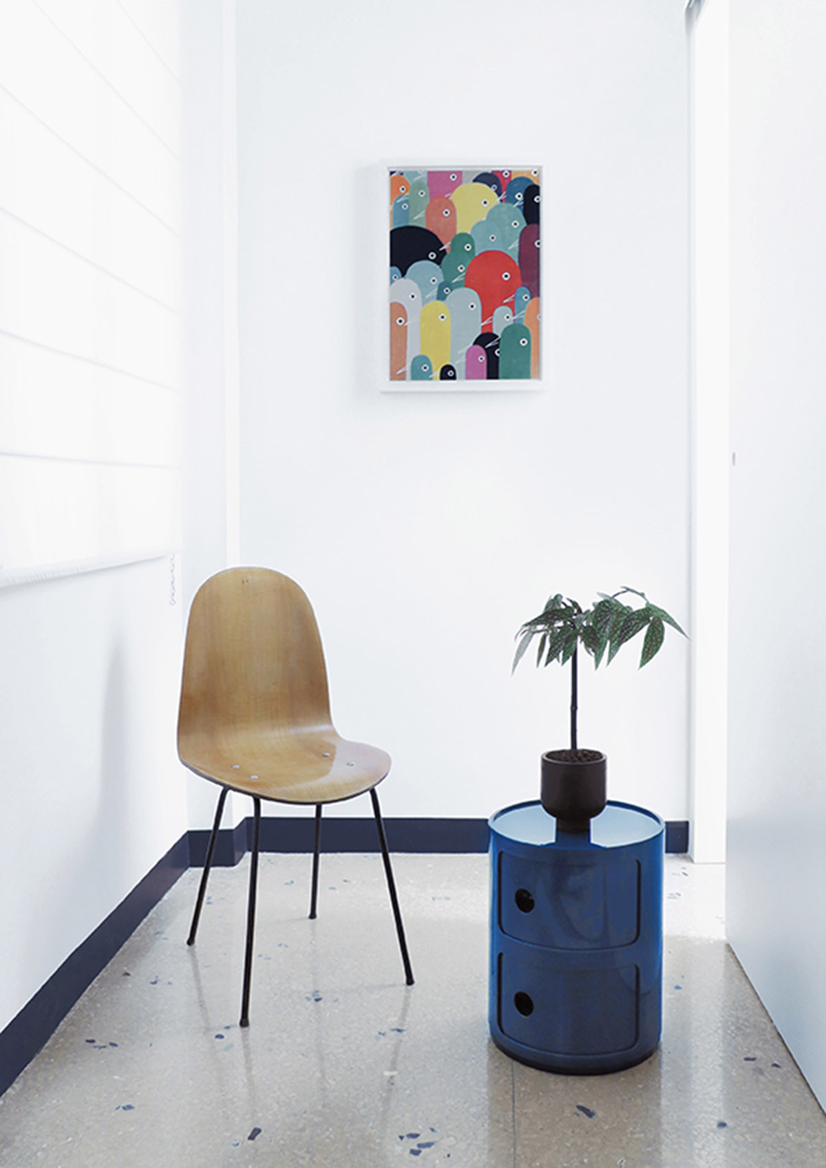 La Macchina Studio revives old apartment with theatrical and colorful interiors in Rome