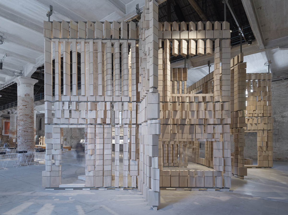 Intervowen explores interactions and transitions between households and environments in Venice