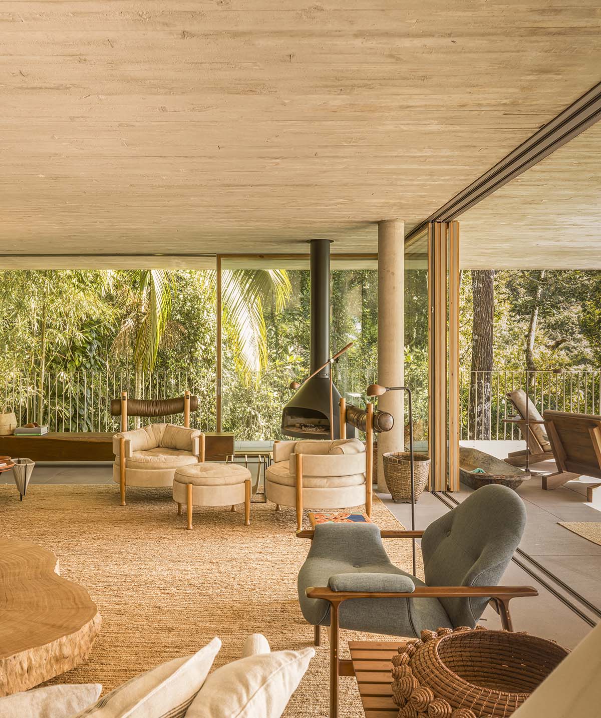 Canopy House by Studio MK27 barely touches the ground amidst Brazilian tropical forest