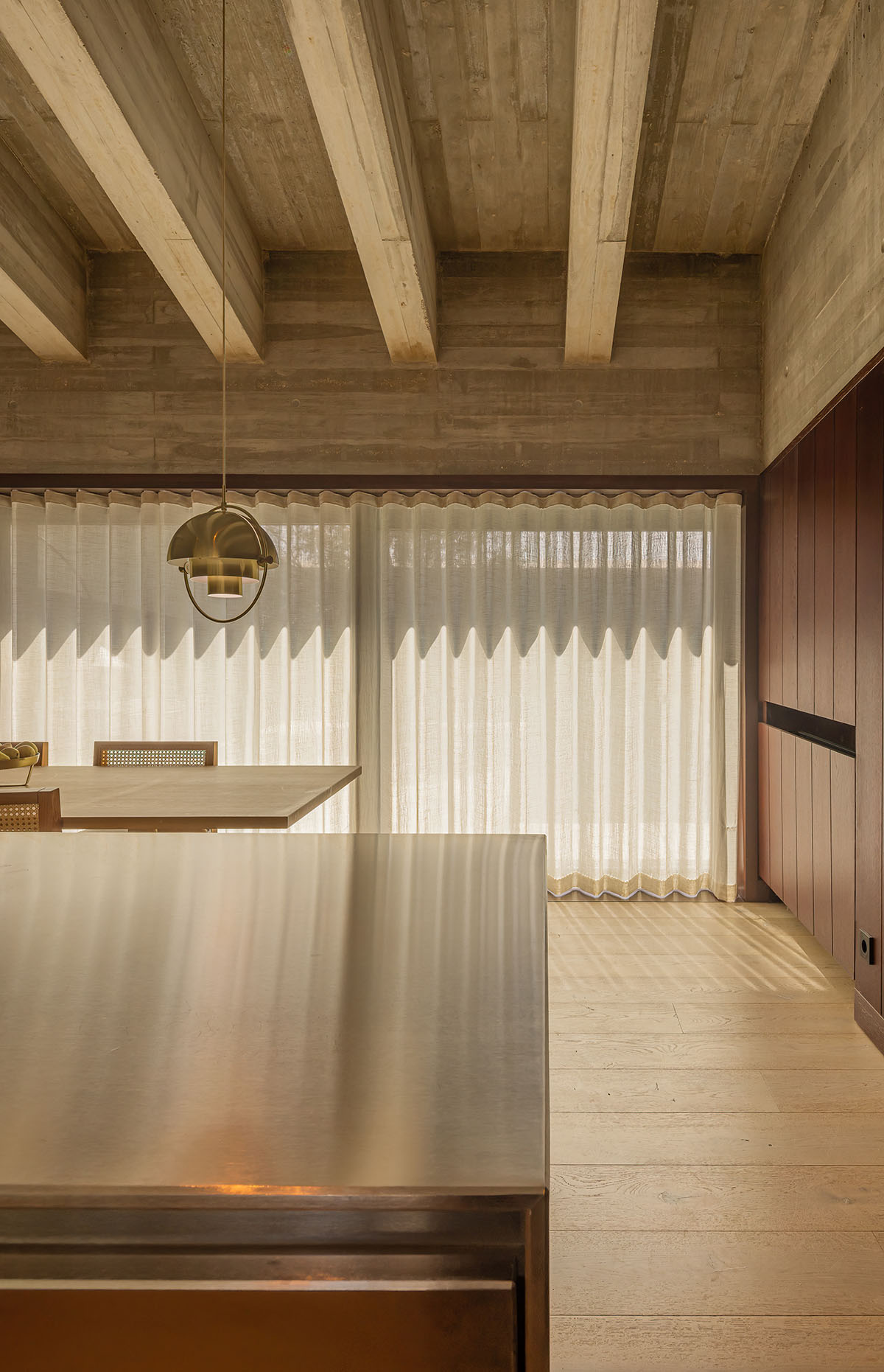 OODA completes u-shaped Oeiras House in Oeiras, Portugal