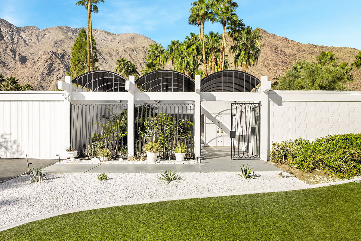 Famed musician Trini Lopez’s 1961-vintage Palmer + Krisel-designed home will be auctioned in April