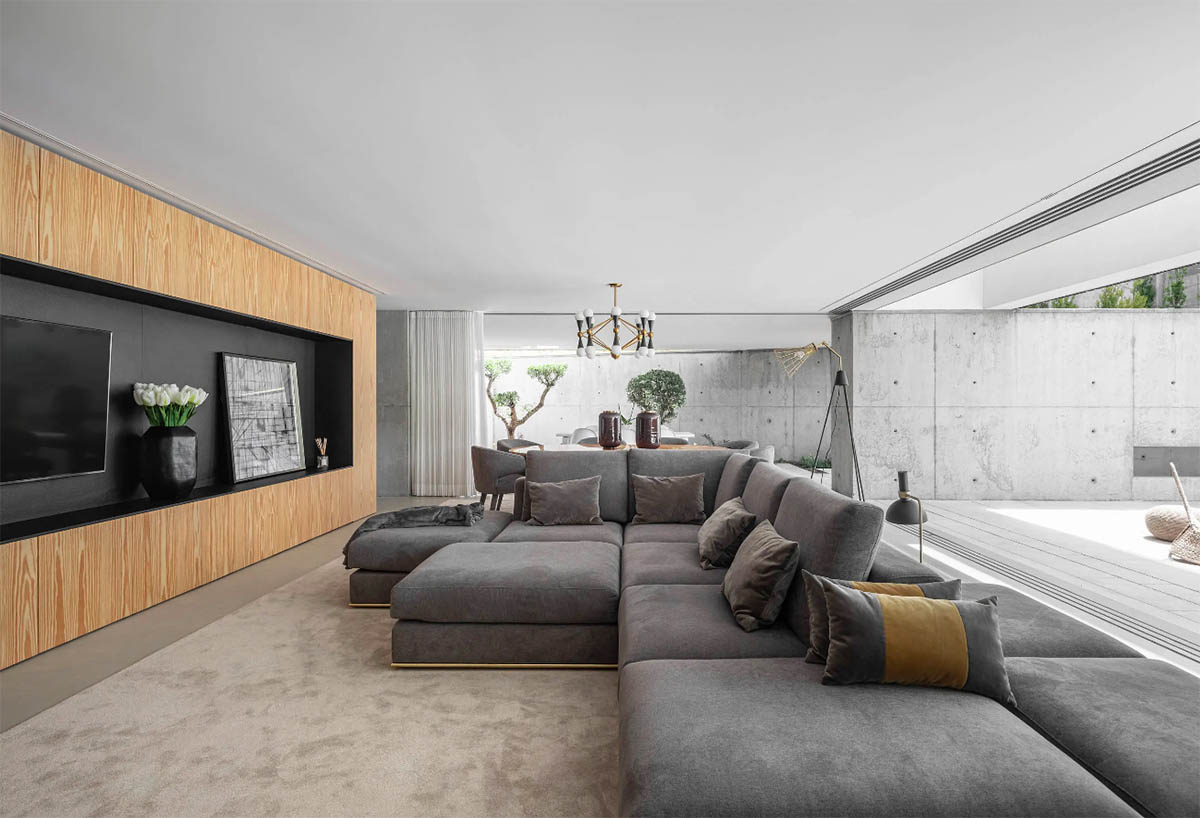 Rem'a Arquitectos built this rotating house according to site parameters in Portugal