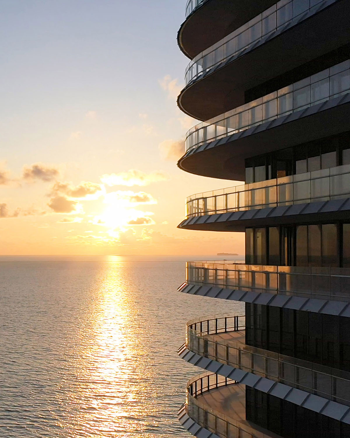Renzo Piano Building Workshop completes Eighty Seven Park residential building in Miami