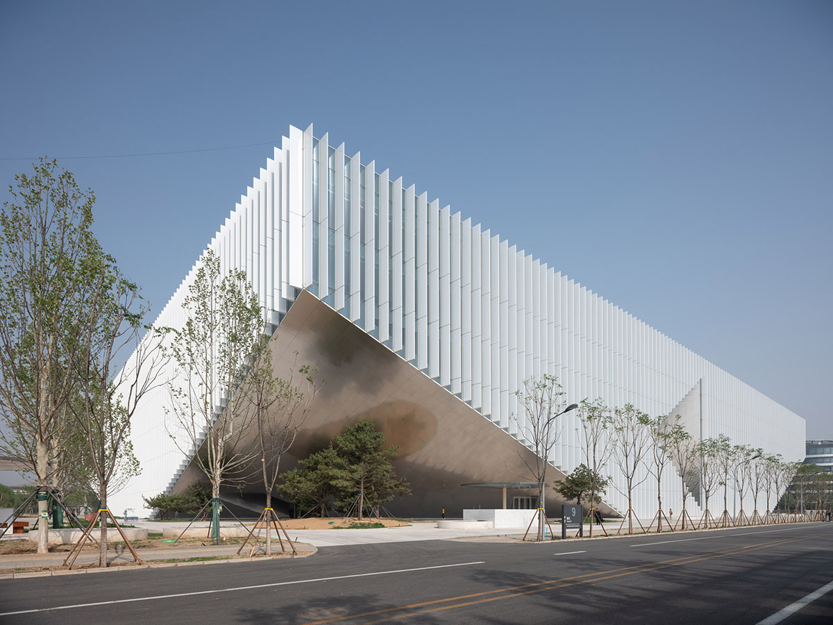 OMA completes Tencent Beijing Headquarters with square-shaped floating volume in Beijing