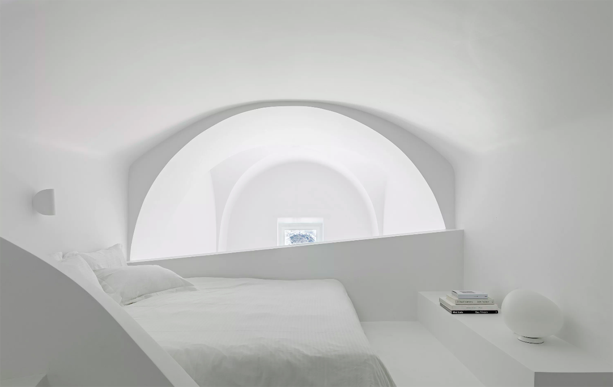 Kapsimalis Architects' Summer Residence in Santorini presents exploration of amorphous curves