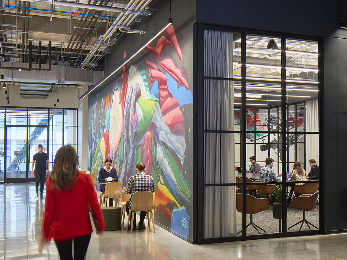 SOM completes 800 Fulton Market office tower that becomes